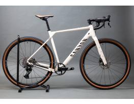 Canyon Grizl 6 2025 (L) alu-karbon gravel kerékpár