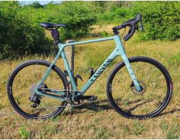 CANYON GRIZL CF SRAM eTap Karbon Gravel Extrákkal           