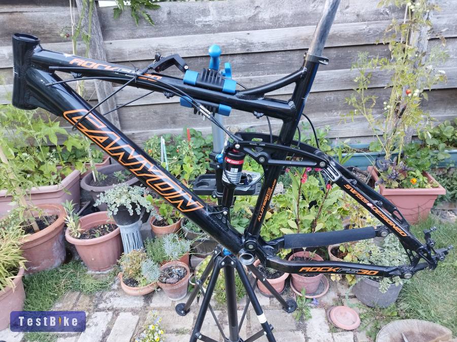 Canyon Rock FS30 össztelós alu váz 26" kerékmérethez