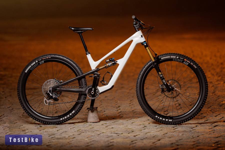 Canyon Spectral CF LTD kerékpár