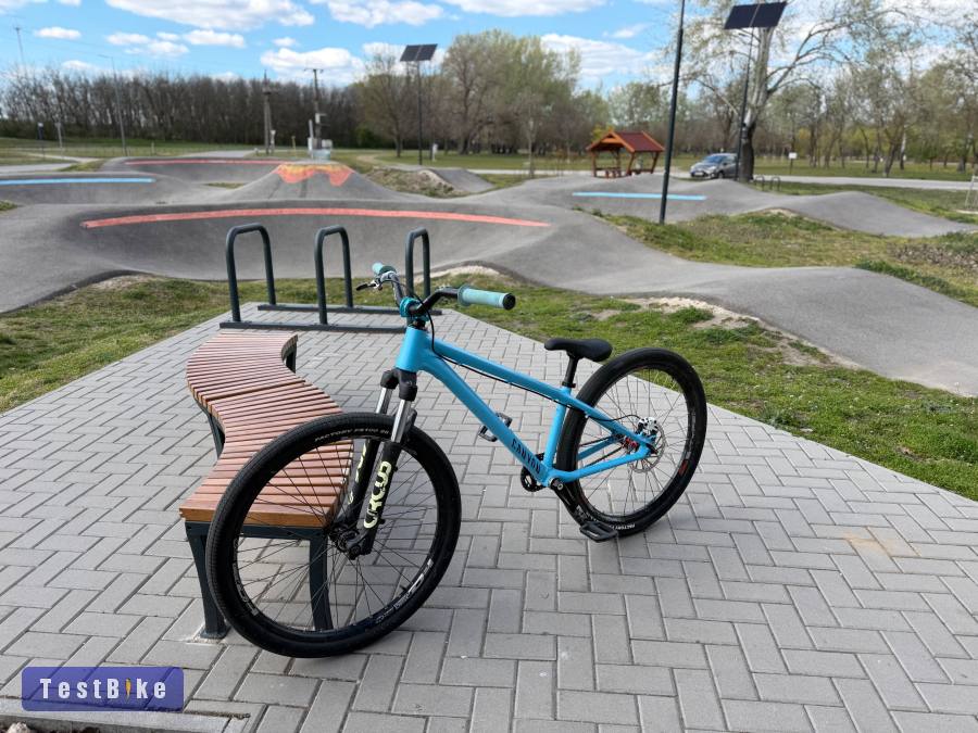 Canyon vázra épitett dirt / street / pump bringa