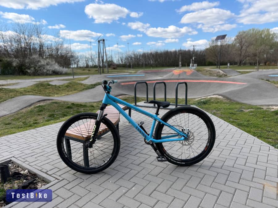 Canyon vázra épitett dirt / street / pump bringa