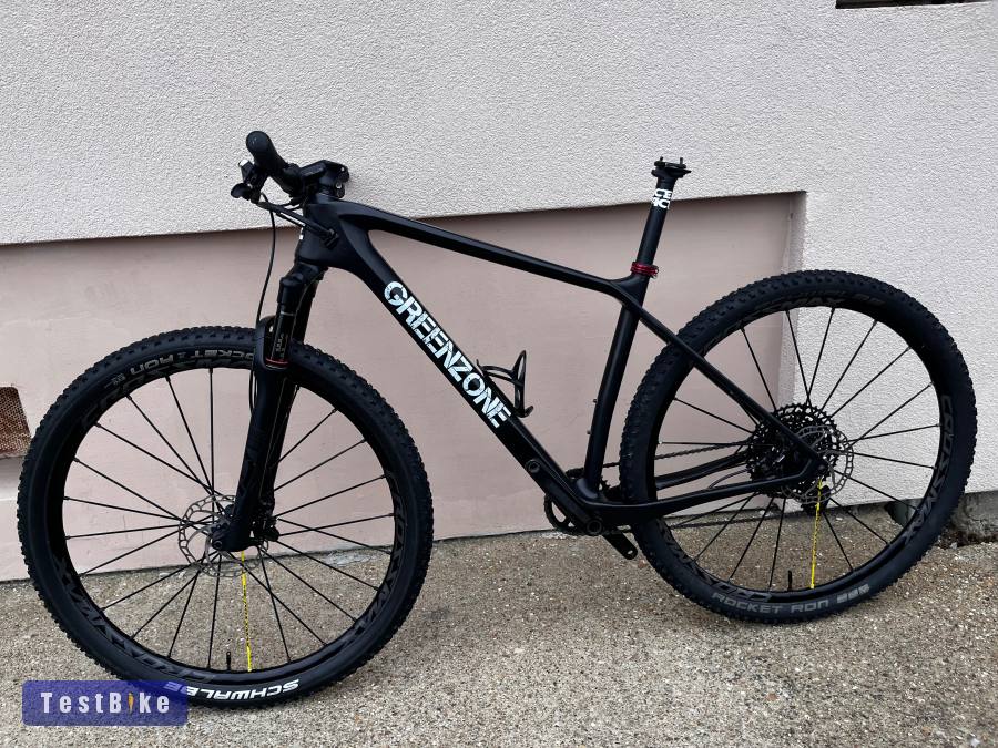 Carbon XC kerékpár