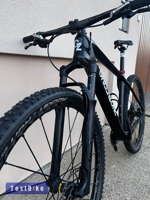 Carbon XC MTB kerékpár
