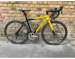 Carrera TDF országúti kerékpár 48 cm (155-165 cm)