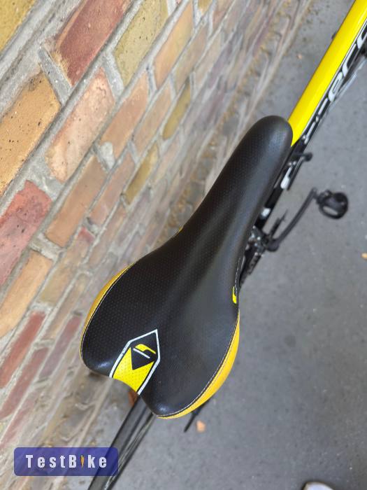 Carrera TDF országúti kerékpár 54 cm (173-183 cm)