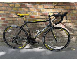 Carrera TDF országúti kerékpár 54 cm (173-183 cm)