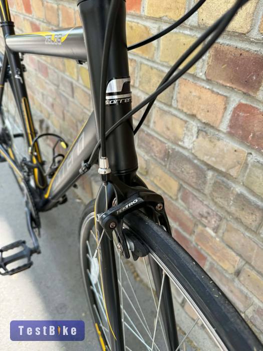 Carrera Zelos országúti kerékpár 54 cm (173-183 cm)