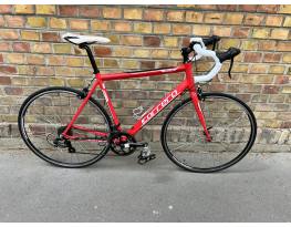 Carrera Zelos országúti kerékpár 54 cm piros (175-185 cm)