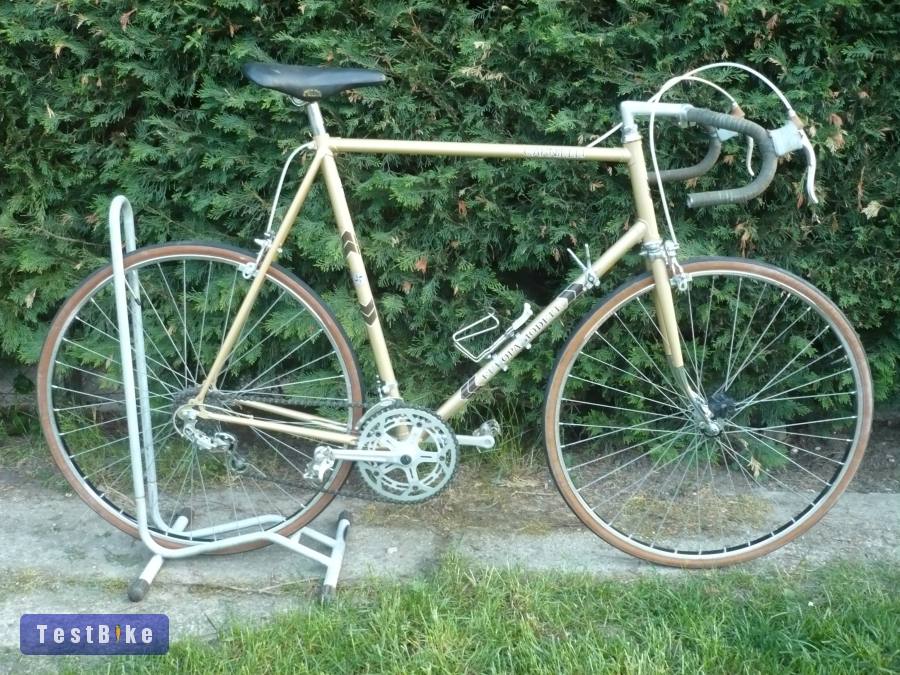 Cinelli Carnielli Europa-Modell acélvázas országúti kerékpár