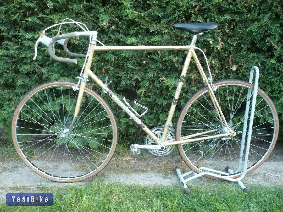 Cinelli Carnielli Europa-Modell acélvázas országúti kerékpár