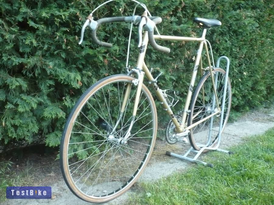 Cinelli Carnielli Europa-Modell acélvázas országúti kerékpár