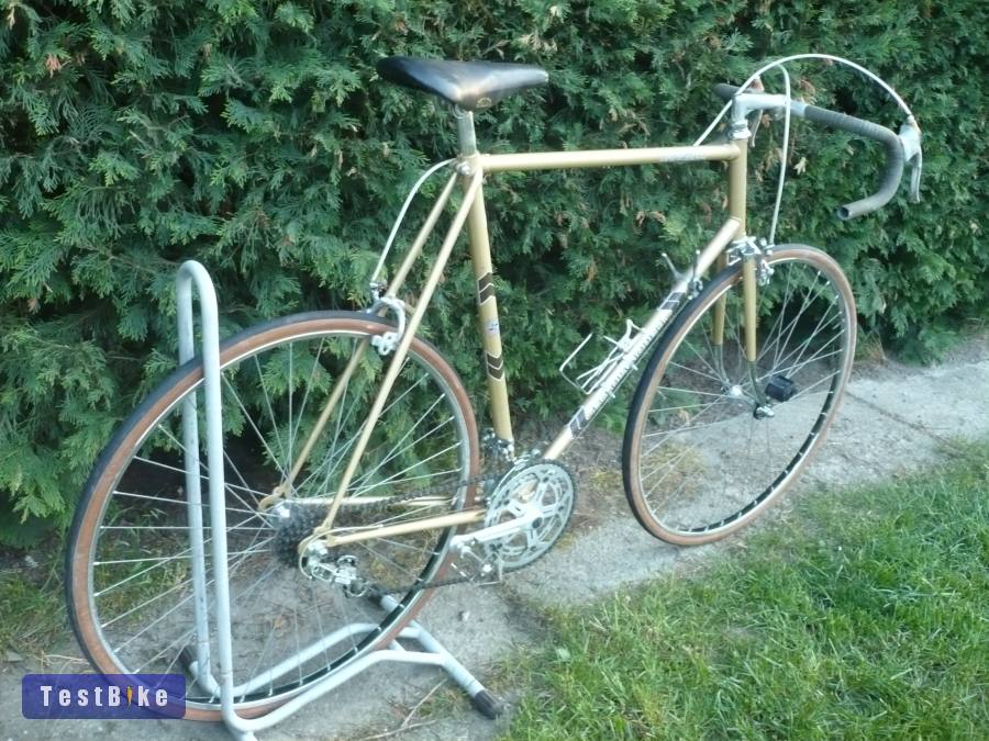 Cinelli Carnielli Europa-Modell acélvázas országúti kerékpár
