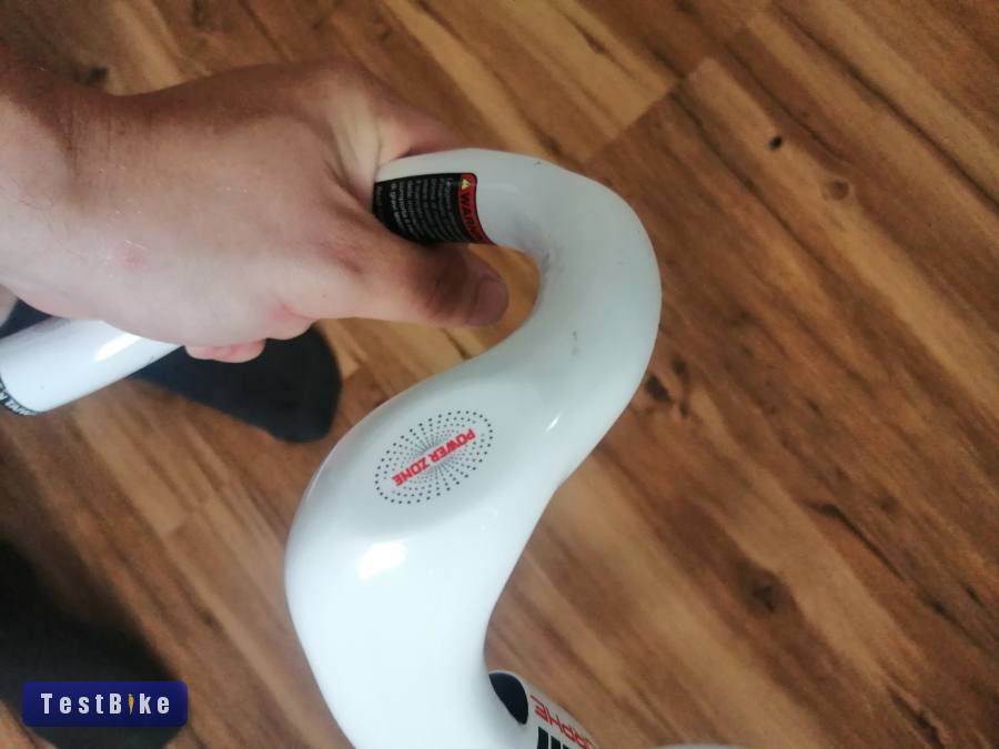 Cinelli Neomorhpe 38 cm karbon kormány