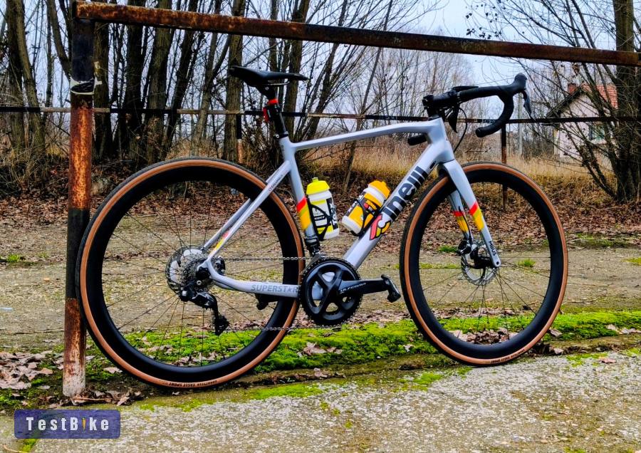 Cinelli Superstar Disc 2023 Full karbon, Ultegra Di2 52-es