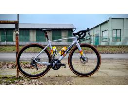 Cinelli Superstar Disc 2023 Full karbon, Ultegra Di2 52-es