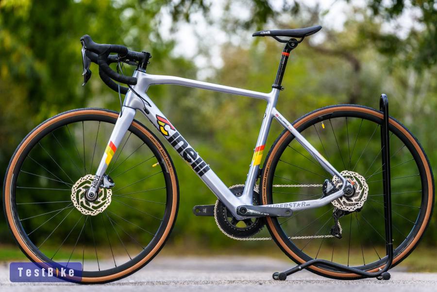 Cinelli Superstar Ultegra Di2 (M) karbon országúti kerékpár