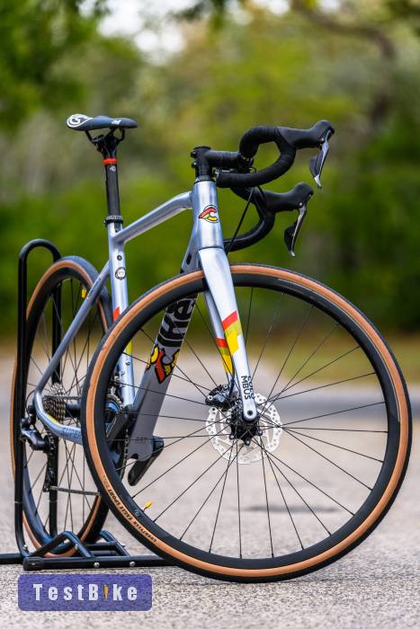 Cinelli Superstar Ultegra Di2 (M) karbon országúti kerékpár