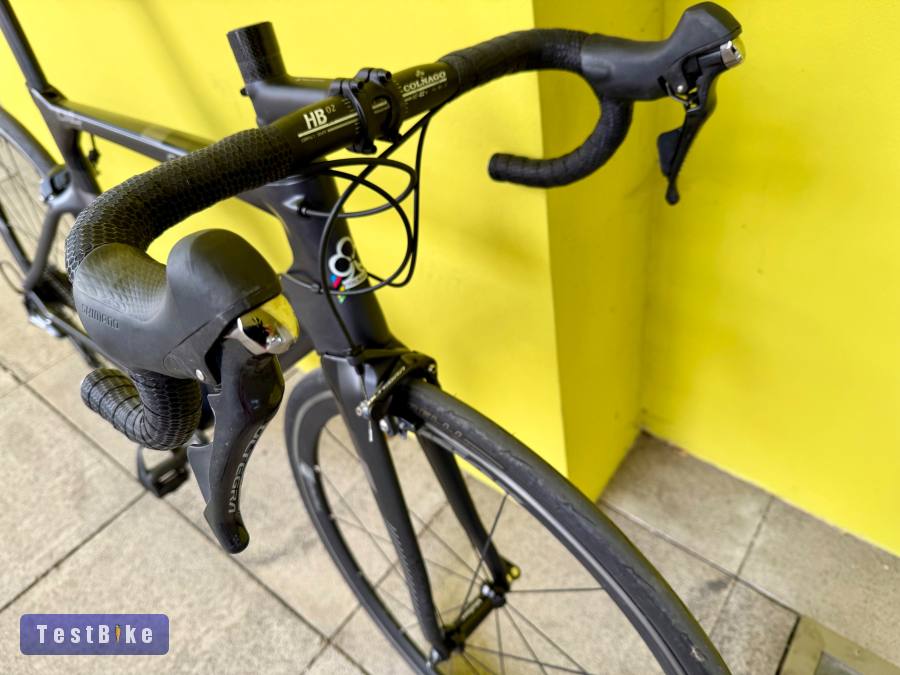 Colnago Concept gyönyörű aero karbon országúti