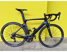 Colnago Concept gyönyörű aero karbon országúti