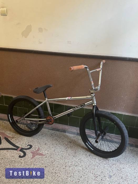 Colony Sweetooth 21” vázra épített freeco bmx