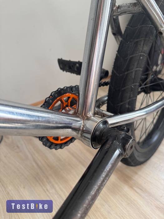 Colony Sweetooth 21” vázra épített freeco bmx