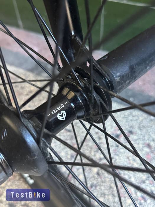 Colony Sweetooth 21” vázra épített freeco bmx