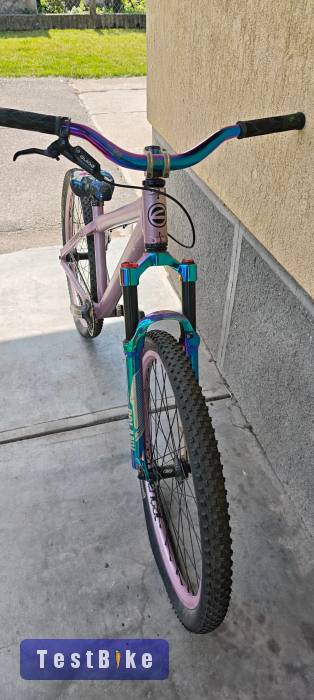 Commencal dirt jump kerékpár 