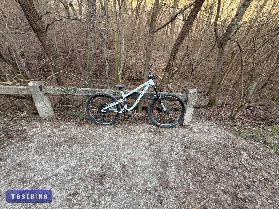 Commencal meta sx v4 2024