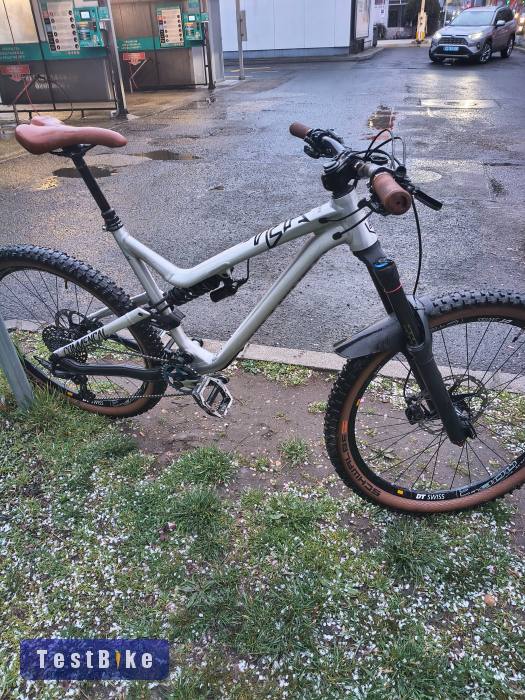 Commencal meta V4 