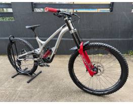 Commencal Supreme DH 29/27