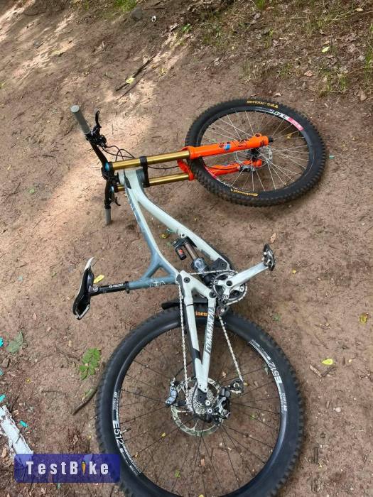 Commencal Supreme V4 