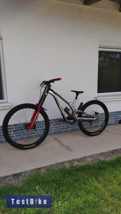 Commencal Supreme V4 m-méret mullet
