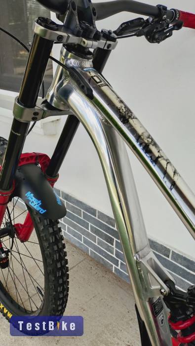 Commencal Supreme V4 m-méret mullet