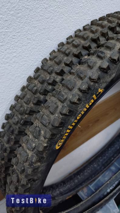 Continental Cryptotal 29x2.4 első hátsó