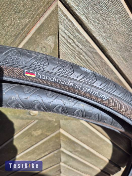 Continental Grand Prix 4 season 32mm 700c. Ár alatt. 