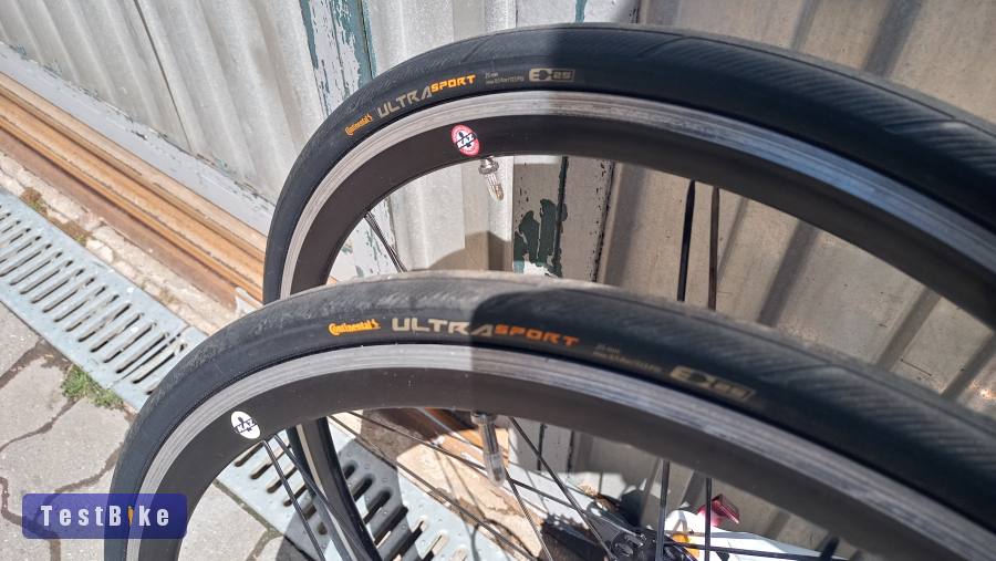 Continental Ultra Sport 700x25c kb új
