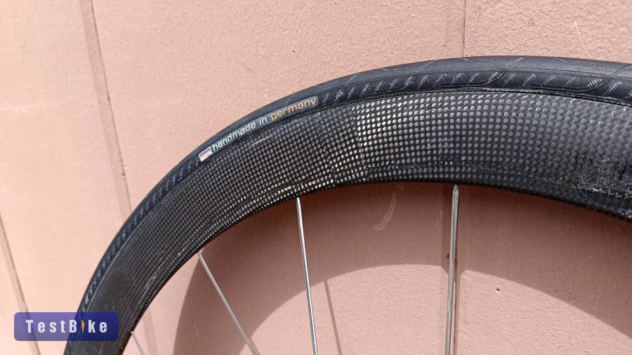 Corina karbon országúti kerékpár első kerék