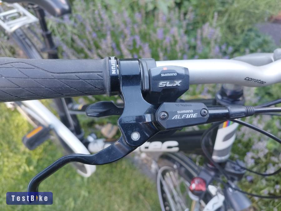 Corratec női 28" trekking 27 sebességes tárcsafékes