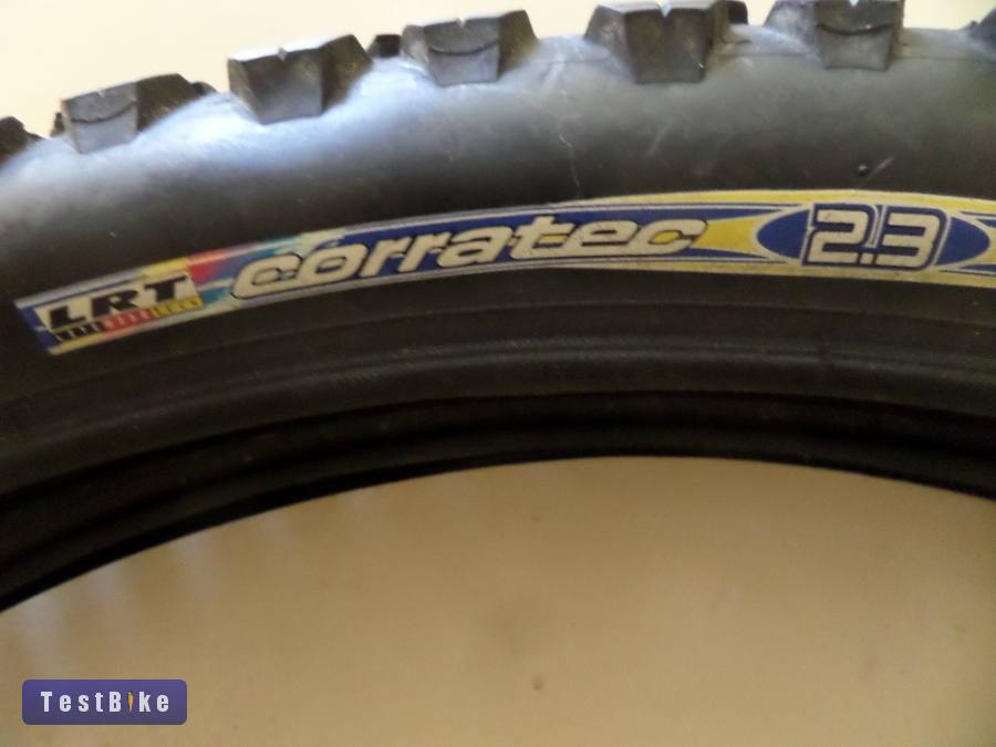 Corratec vintage mtb gumiszett alig futott, 26-2.1