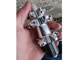 CrankBrothers átütős hátsó agy 142mm