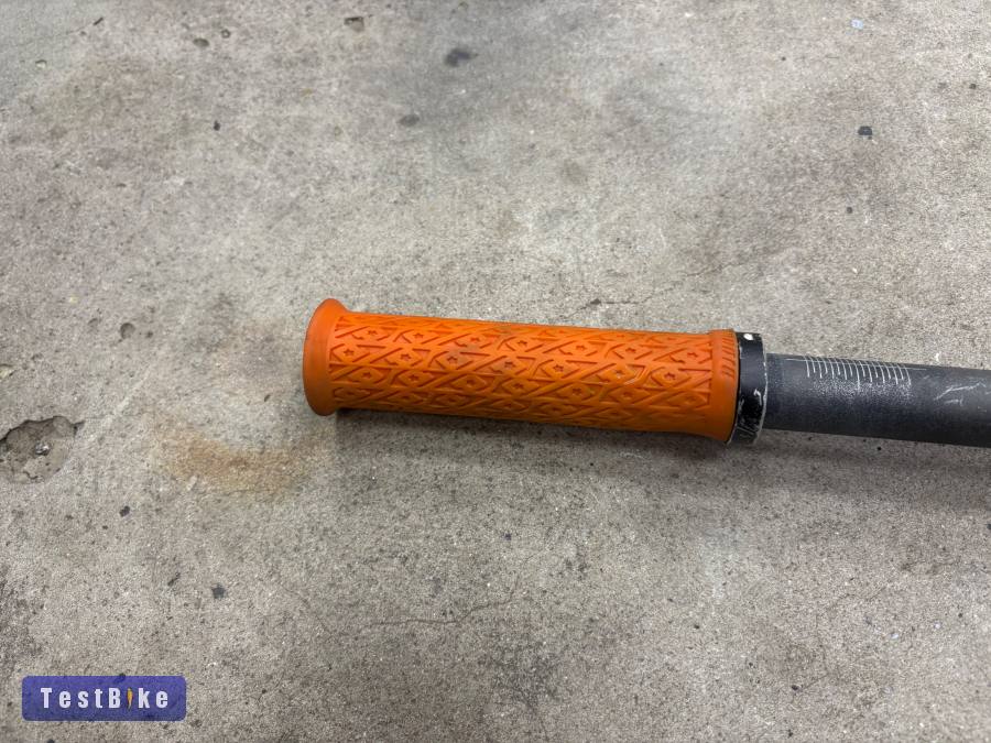 Crankbrothers dh kormány Propain bilincses markolattal