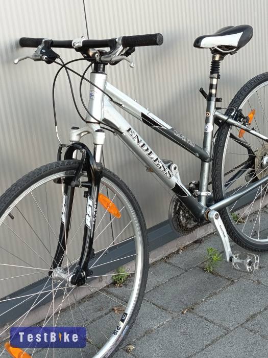 Cross Pro Német Prémium Trekking Bike Deore szettel, telóval