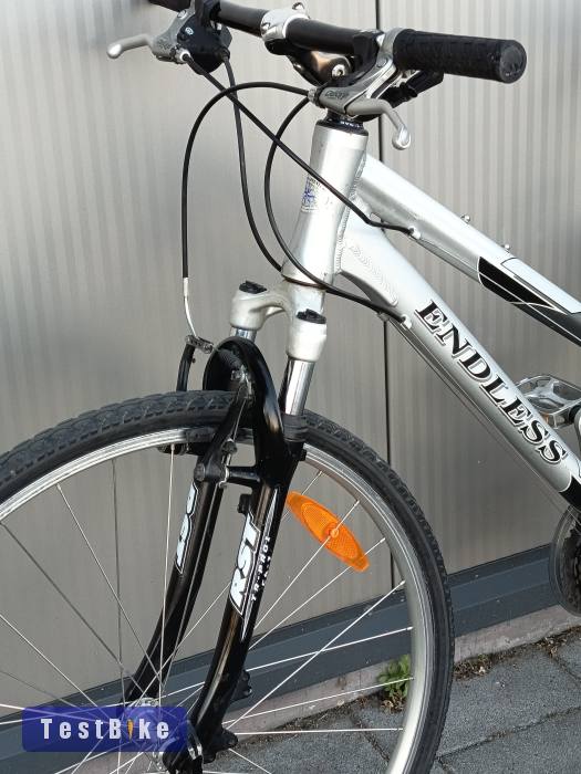 Cross Pro Német Prémium Trekking Bike Deore szettel, telóval