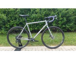 Csepel Deepspace 560 Sram apex 11