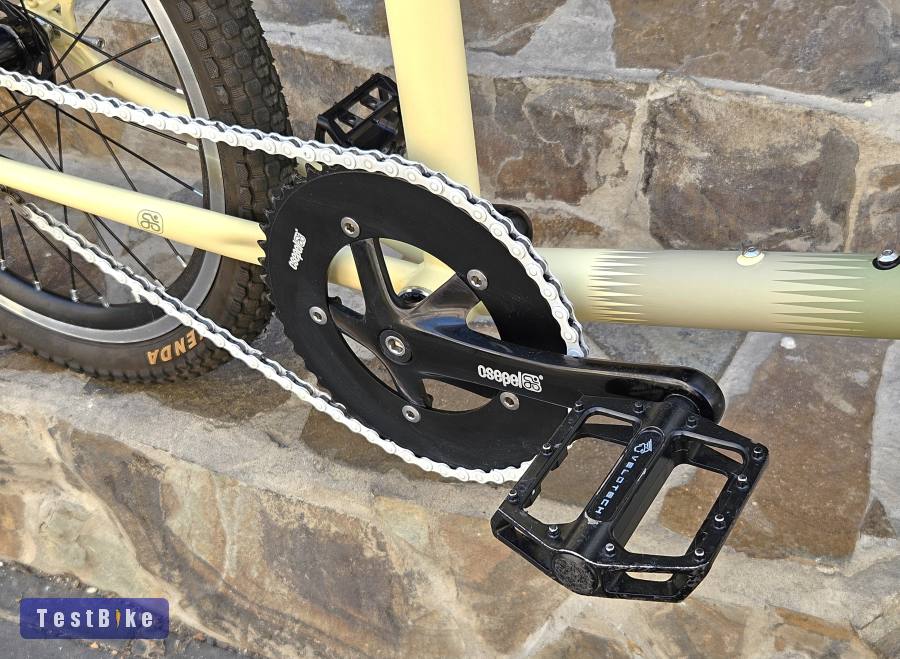Csepel Frisco 2026 - gyakorlatilag új, tubeless, boltból