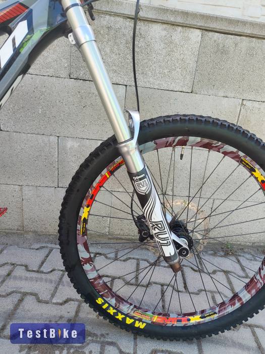 CTM Mons pro carbon downhill bicikli