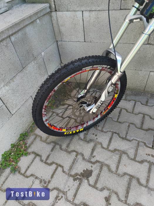 CTM Mons pro carbon downhill bicikli