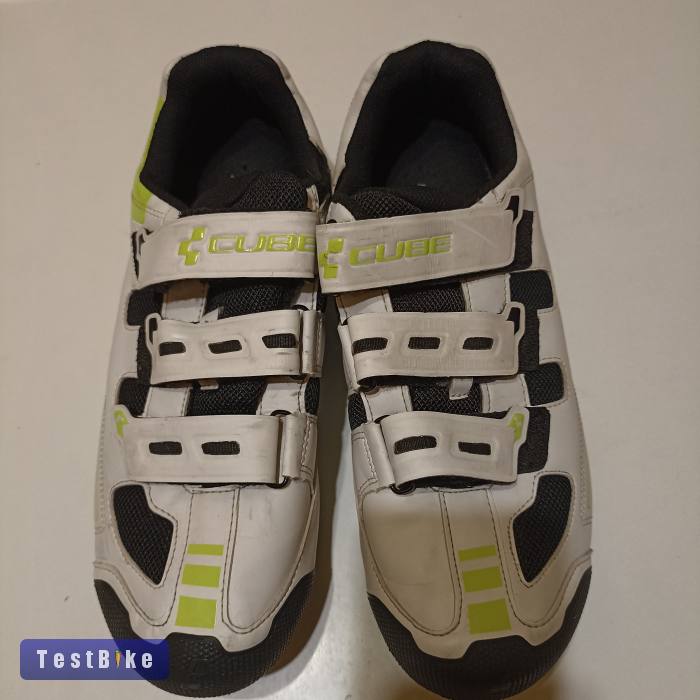 Cube 46 cipő 