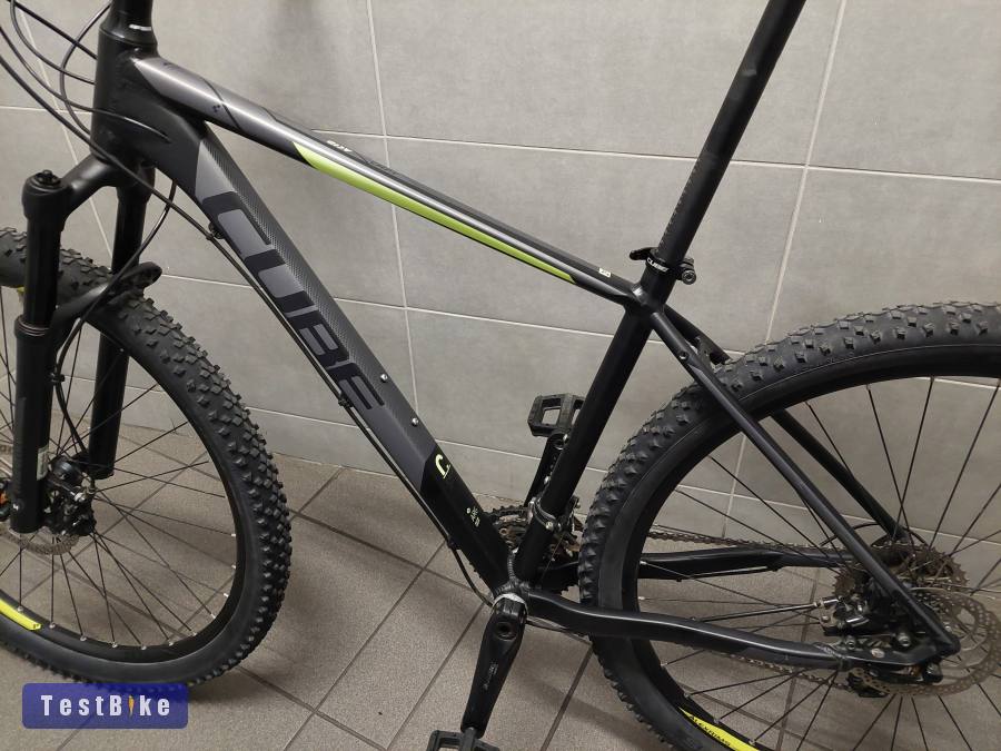 Cube Acid 29er, levegős villa, integrált hajtás, L